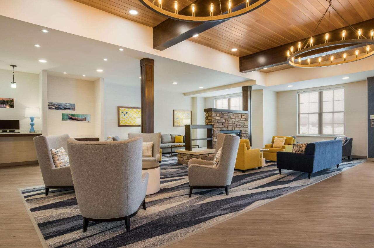 Mainstay Suites Gaylord Bagian luar foto