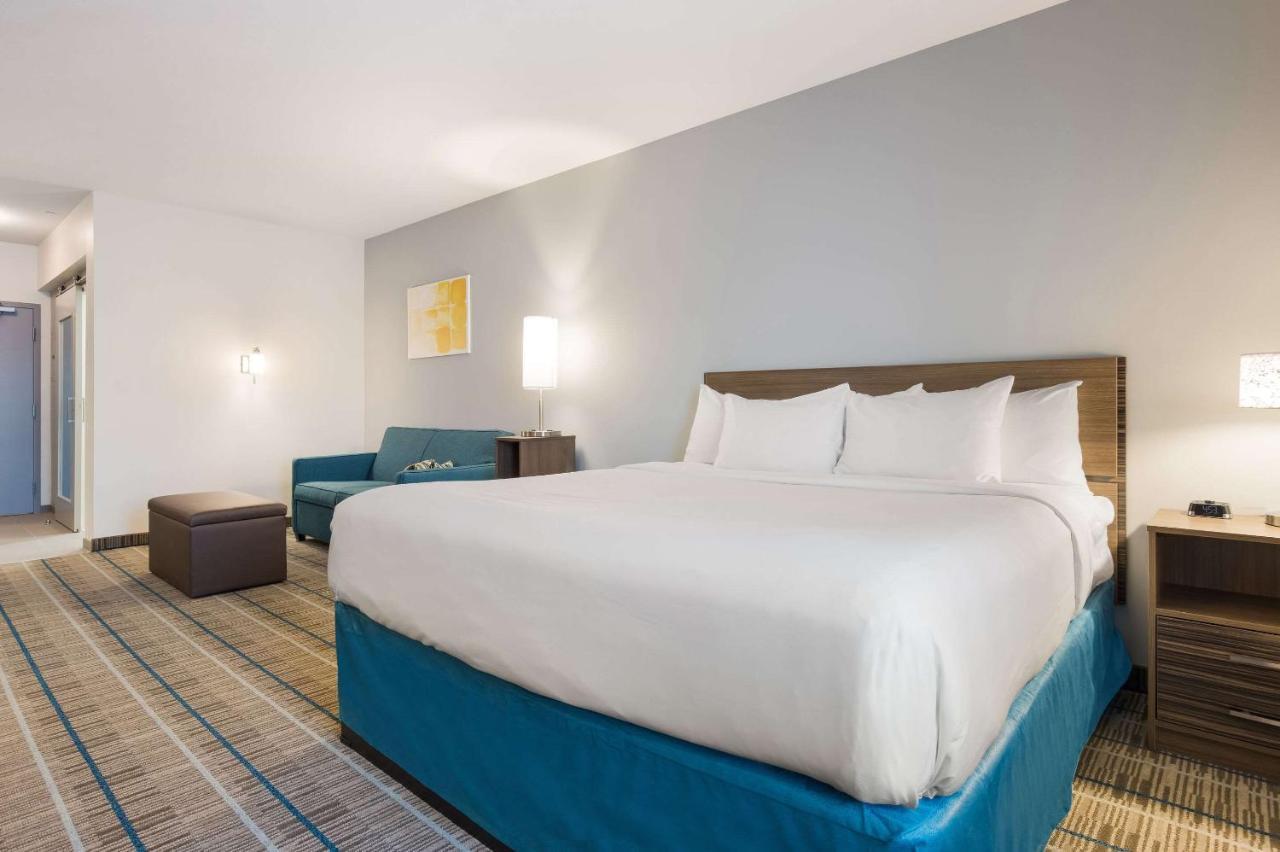 Mainstay Suites Gaylord Bagian luar foto