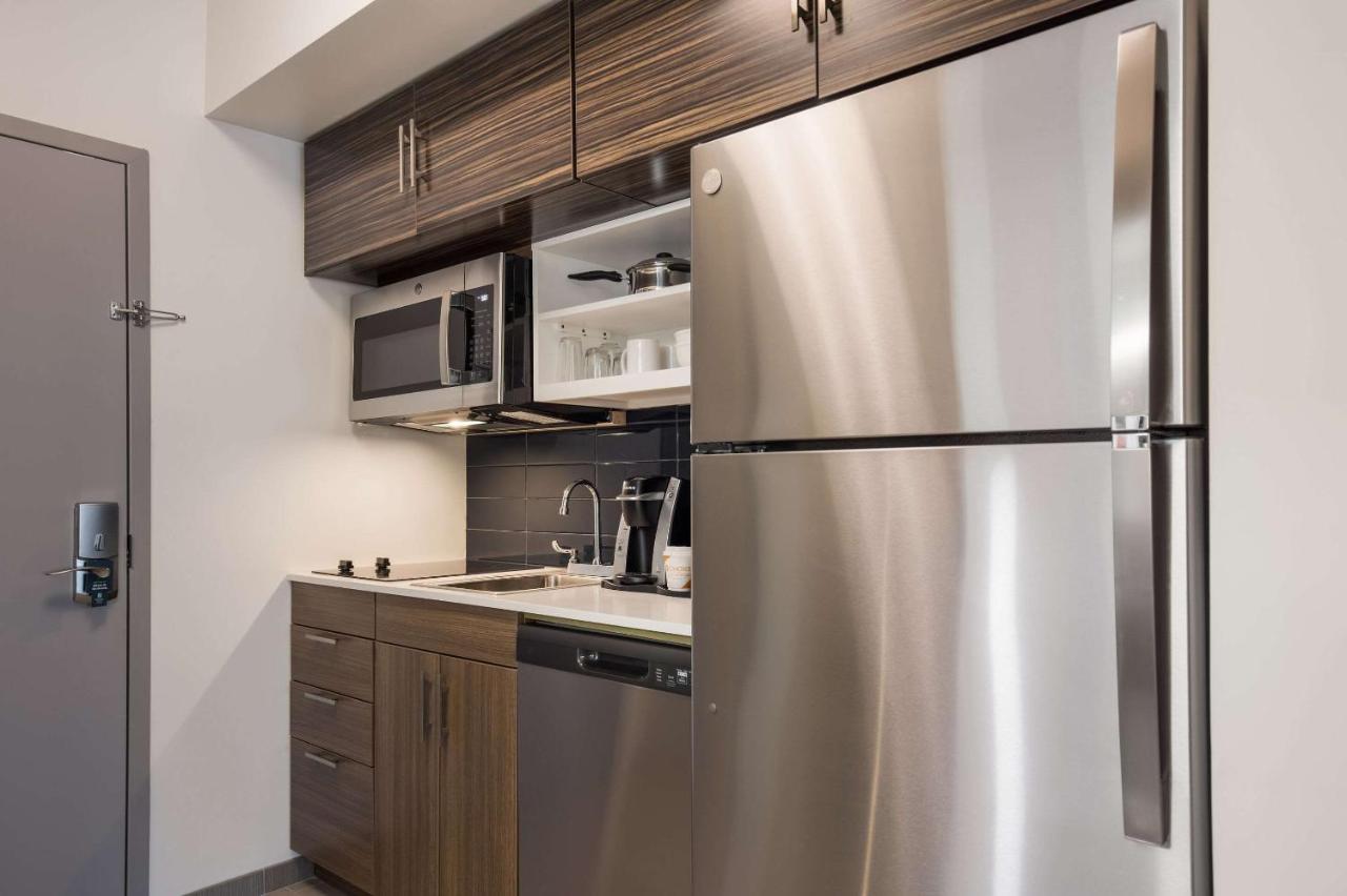 Mainstay Suites Gaylord Bagian luar foto