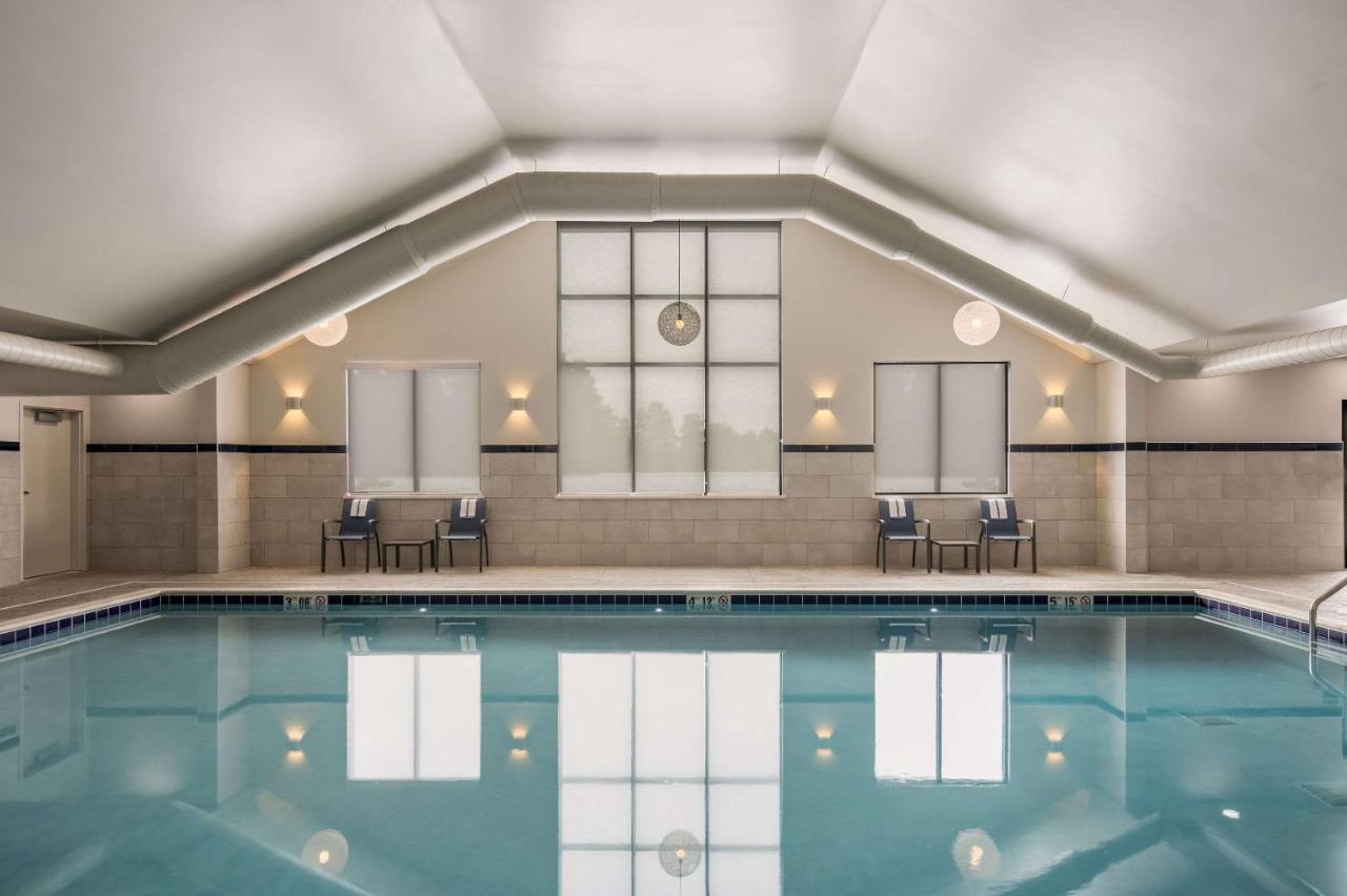 Mainstay Suites Gaylord Bagian luar foto